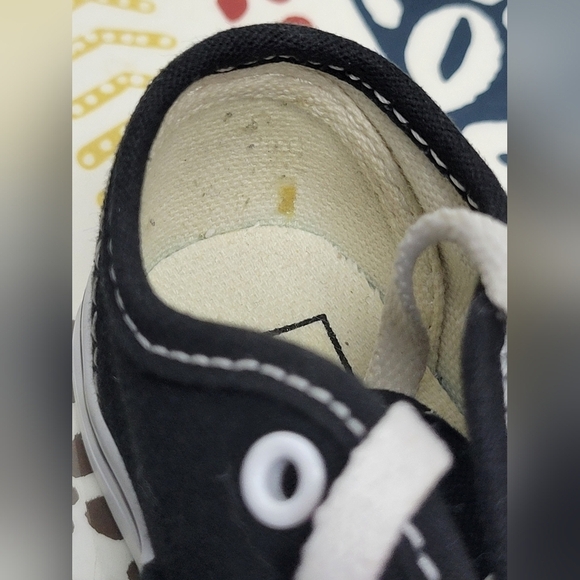 Vans KidsAuthentic Core (Toddler) size 4 - Picture 10 of 11